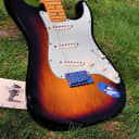 Fender Deluxe American Standard Stratocaster 2011 2 tone sunburst