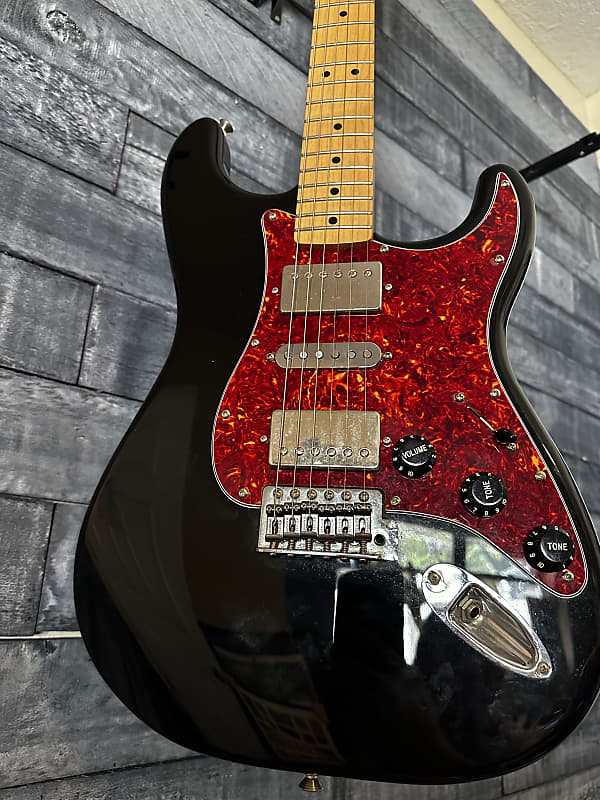 Fender Blacktop Stratocaster HSH | Reverb