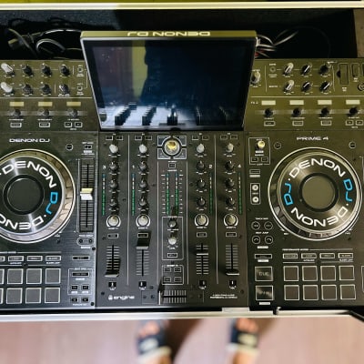 Denon Prime 4 Standalone DJ System 2019 - Black image 1
