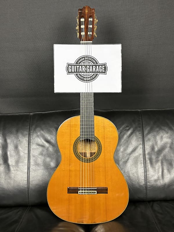 Yamaha ギター　（C-300） Classical Acoustic Guitar Yamaha C-300 Natural Made in Japan
