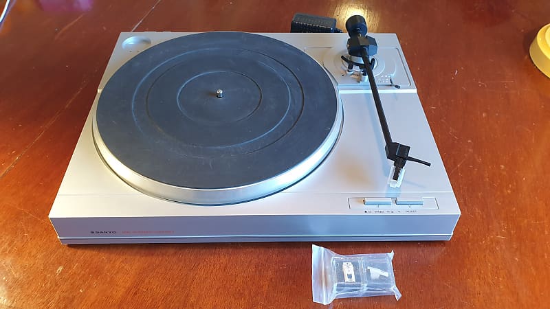 Vintage 80's Sanyo TP-266 Turntable Record Player