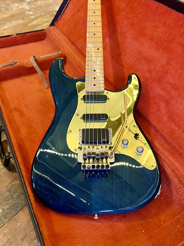 Tokai Custom Edition “oldies but goodies” Super strat Trans blue