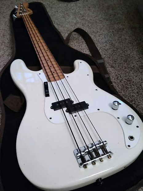Korean Squier Precision Bass 1993 White