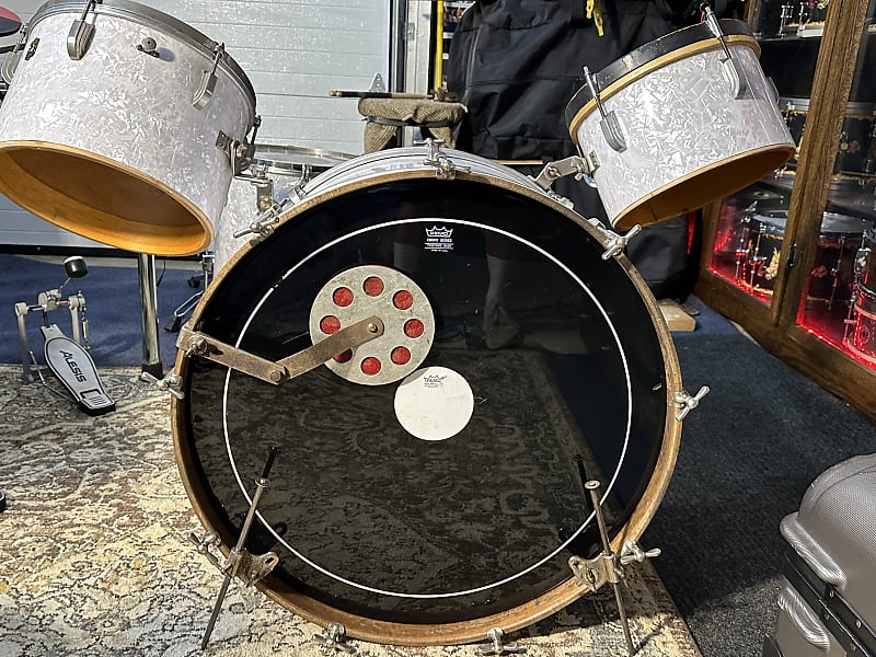 Leedy Drums 1941/42 White marine pearl Reverb