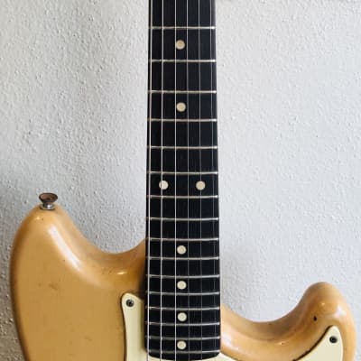 Fender Musicmaster with Brazilian Rosewood Fretboard 1961 Original Case image 3