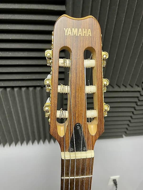 Yamaha Yamaha AEX 500N (Chet Atkins clone) Nylon String