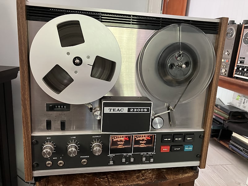 TEAC 2300S 1/4 4-Track Reel to Reel Tape Deck Recorder 1970s