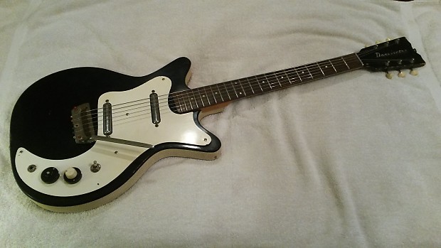 Danelectro vibrato 2025