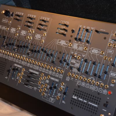 ARP 2600 M Semi-Modular Synthesizer made by Korg * vintage style reissue synth that delivers the authentic sounds of the seventies * this is a really great synth...you will love it * comes with a Korg keyboard and a fine trolley case * image 2