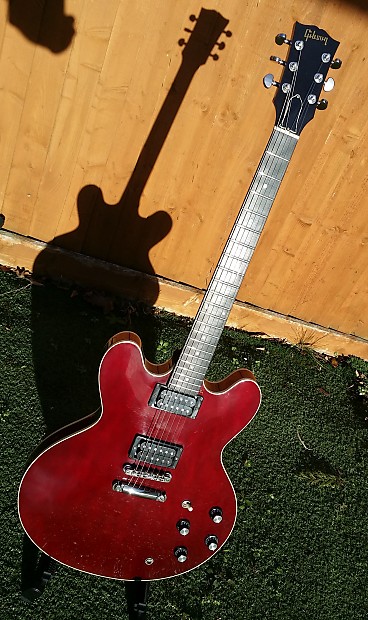 Gibson ES 335 Studio RARE 1991 vintage. No F Holes. Dirty Fingers pickups. Ebony fretboard. Wine Red