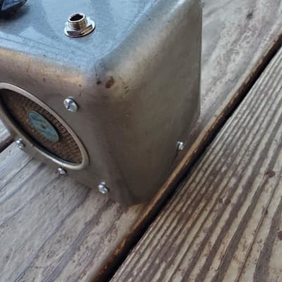 Dentone Boutique 9 volt guitar amplifier amp Utiliphone Art Deco Airstream 2024 metal image 3