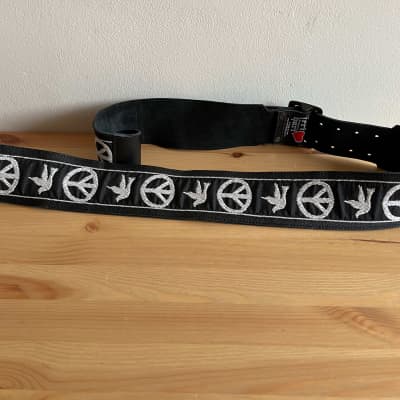 TREND ALERT: Guitar Straps • The Perennial Style