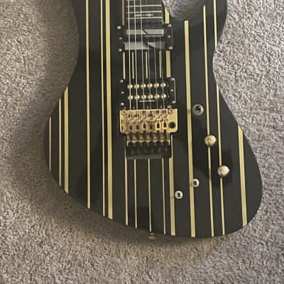 Schecter Synyster Gates Custom-S Black with Gold Pinstripes image 2