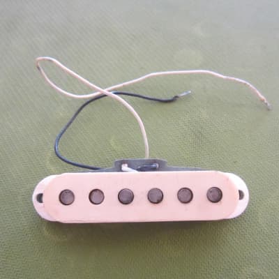 1974 Fender Stratocaster Pickup Gray Bobbin Staggered Pole Piece