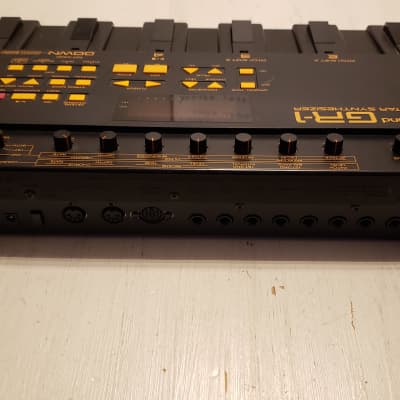 Roland GR-1 Guitar Synthesizer | Reverb