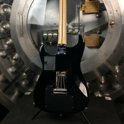 Fender VG G-5 Stratocaster 2007 Black w/ Fender Hard Case image 6