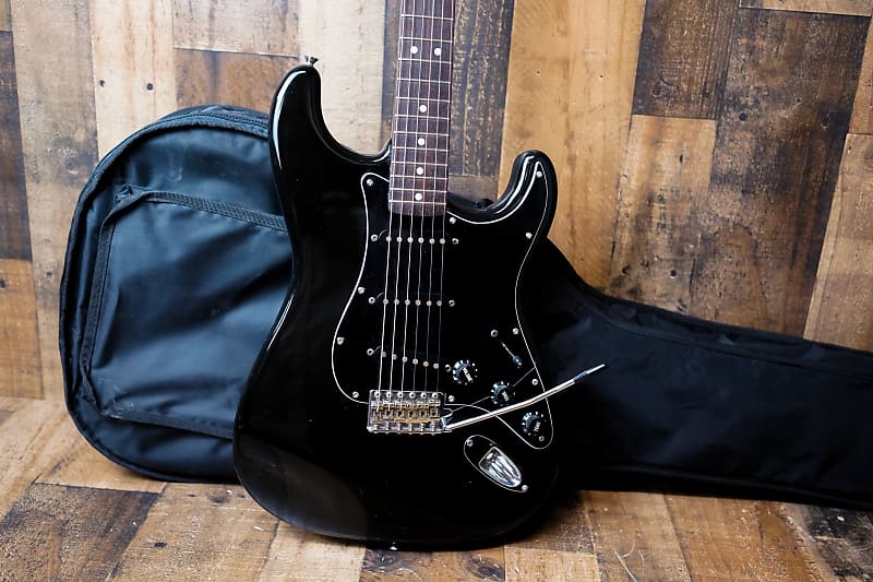 Fender ST-62 ST62-70 AB 62 Reissue Stratocaster 2006-2008 All Black Crafted  in Japan CIJ Rare w/ Bag