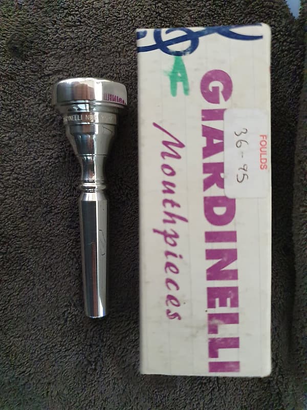 Giardinelli New York 1S , (new old stock) trumpet mouthpiece with original  box