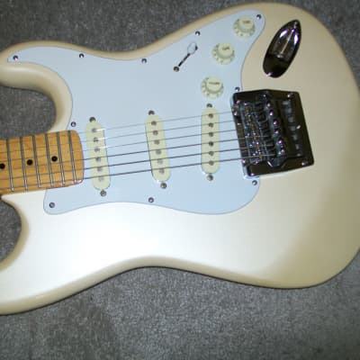 Hohner Professional ST Lead Strat Style 80s-90s Pearl White with Bag image 4