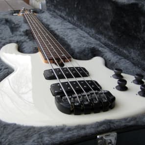 1987 Wal MkII 5 string bass - white finish, w/ OHSC image 4