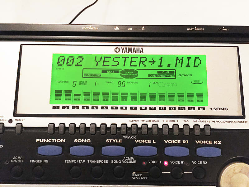 YAMAHA PSR-540 Synthesizer Arranger Workstation 61-Key