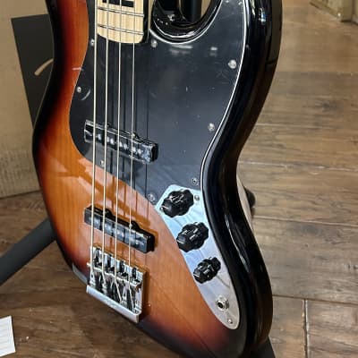 Fender  Geddy Lee Signature Jazz Bass 3TS  - Three Tone Sunburst /9lbs. 5.5oz #MX22225945 image 4