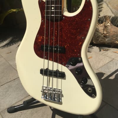 RIF 234 1984 Fender JV Jazz Bass not squier '62 reissue