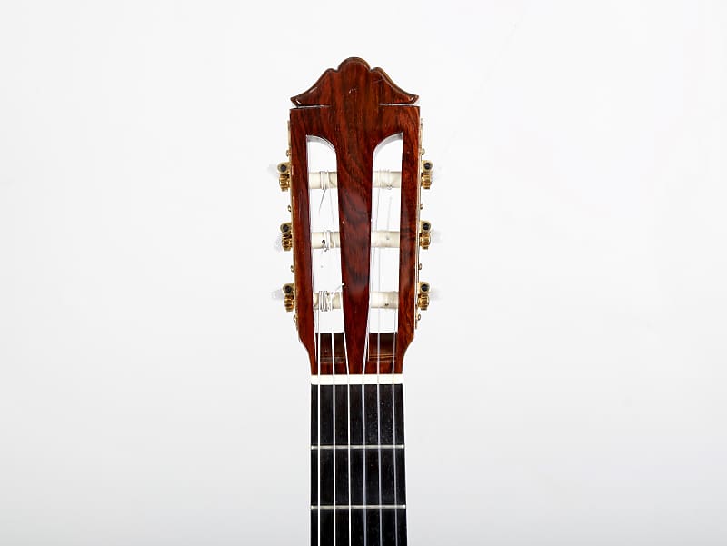 Yamaha GC-51 Grand Concert Classical Guitar Masterbuilt by
