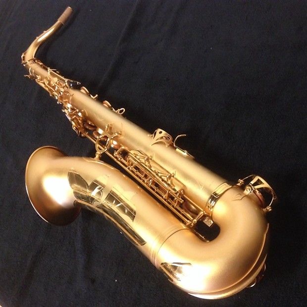 Hunter saxophone shop