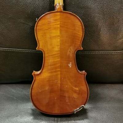 Menzel 1/2 Violin with Case and Bow - Natural image 6