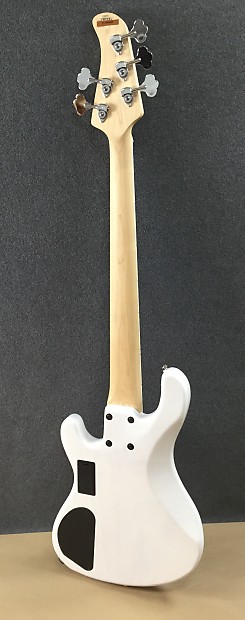Cort GB75-WBL Active 5-String Electric Bass Hipshot Tuners