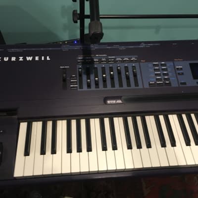 Kurzweil K2600X with flight case and manuals image 3