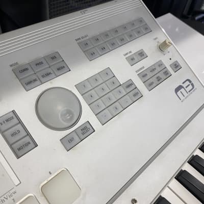 Korg M3 61 2010s - Gray image 2