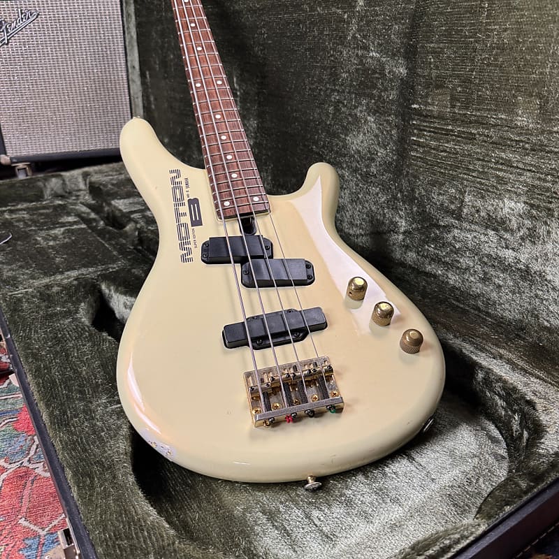 Yamaha Motion Bass MBIII Super Edition Short Scale Bass w