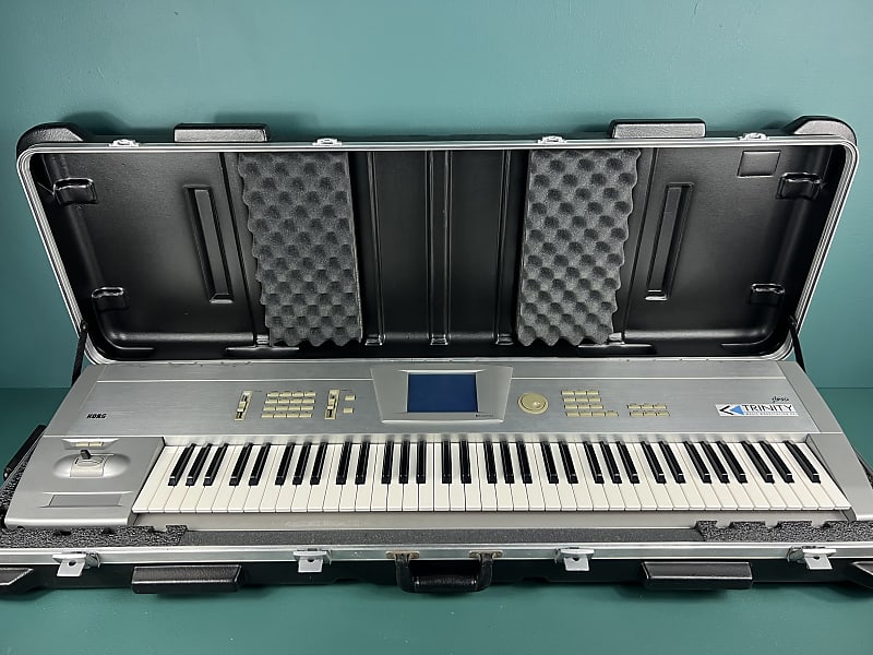 Korg Trinity Pro 76-Key 32-Voice Polyphonic Workstation (1996