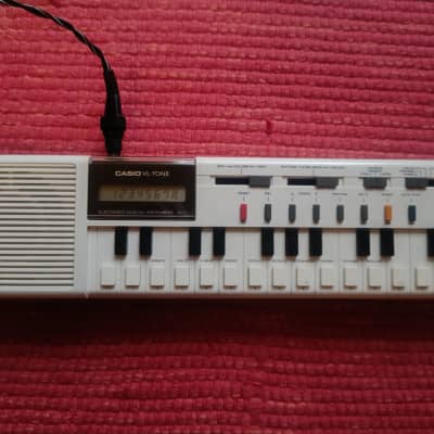 Casio VL-1 VL-Tone 29-Key Synthesizer Keyboard 1979 - 1984 - White