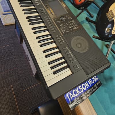 Yamaha PSR-SX900 Arranger 61 Key Keyboard