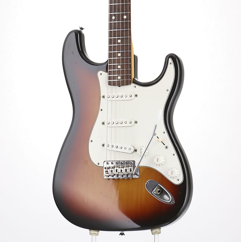 Fender JAPAN ST62-TX - 3-Tone Sunburst w/ Fender Hard Case