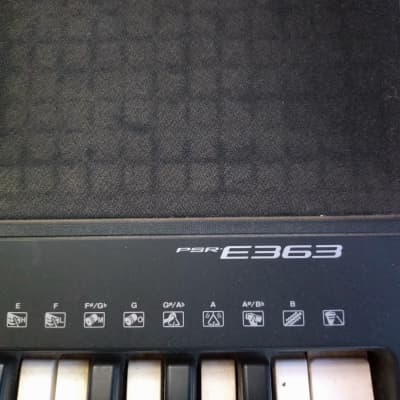 Yamaha PSR-E363 61-Key Portable Keyboard 2017 - Present - Black