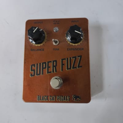 ギター BLACK CAT PEDALS - SUPER FUZZ - Black Cat Pedals Super Fuzz - What To Know & Where To Buy