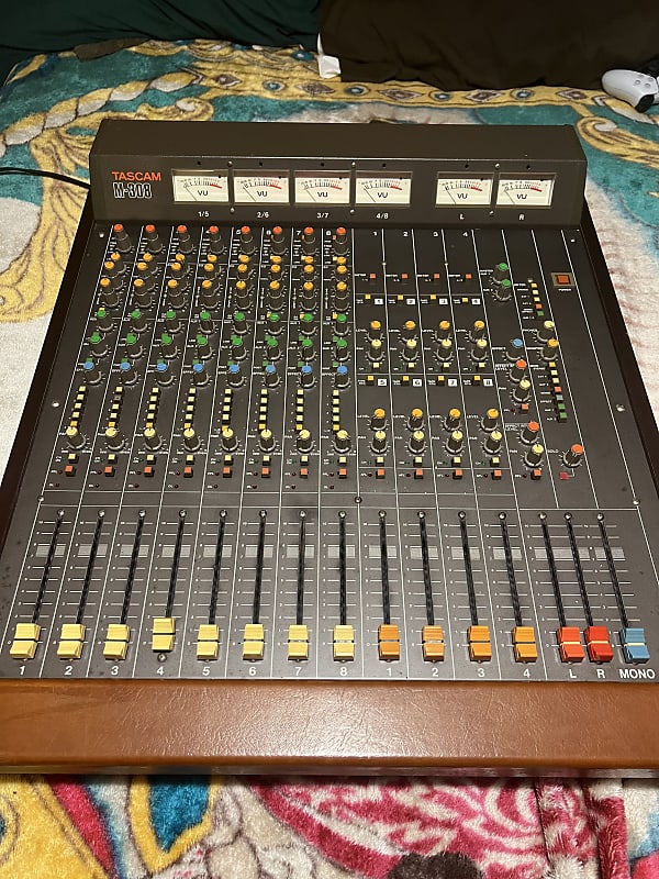 TASCAM M308 Analog Mixer Reverb