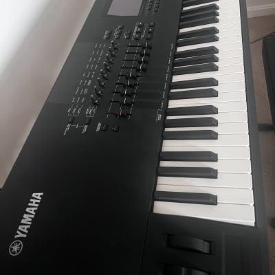 Yamaha Motif XF8 Production Synthesizer Mid 2010 - black