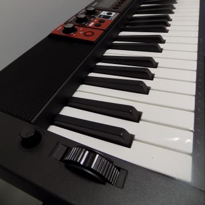Casio Casiotone CT-S1000V 61-Key Arranger Keyboard w/ Vocal Synthesis - Black