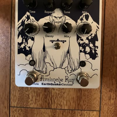 EarthQuaker Devices Avalanche Run Stereo Delay & Reverb with Tap Tempo V2 image 1