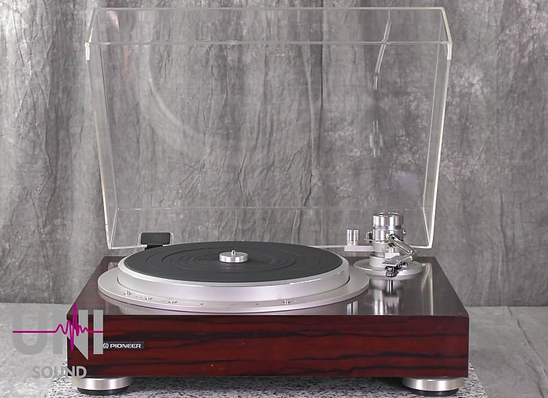 Pioneer PL-50L Direct Drive Turntable in Very Good Condition.  			