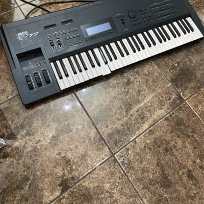 Yamaha SY77 Synthesizer 1989 - Black