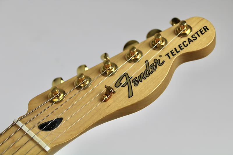 Fender LTD Deluxe Telecaster Thinline Maple Fingerboard Gold