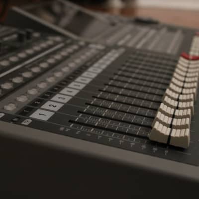 Roland VS-1680 - Gearspace