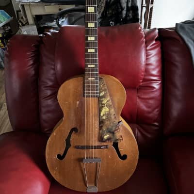 Monterey Archtop 1940s Brown with blond tiger strips and tortoise shell binding and pickguard image 5