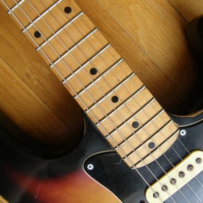 Hondo Hondo II Strat Sunburst Compensated Bridge Maple Neck Vintage cool image 8